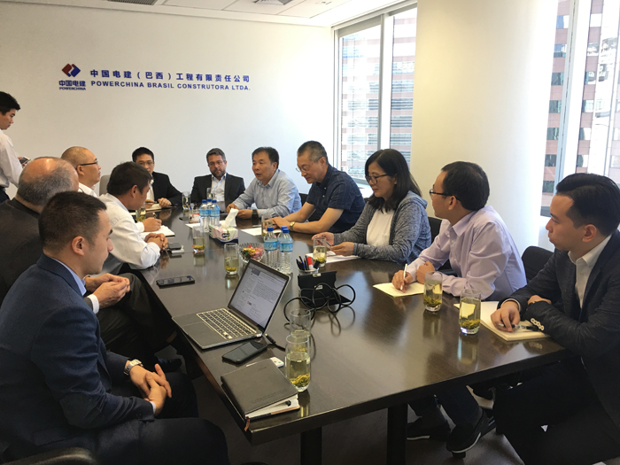 姚强总电建巴西办公室会议照.jpg