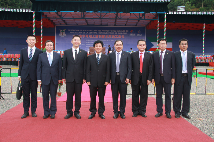 9.cq9跳高高代表与中国驻赤几大使合影.JPG