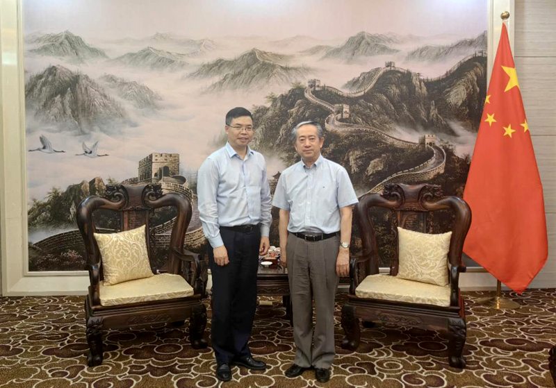 陈观福在河内拜会了中国驻越南大使熊波.jpg