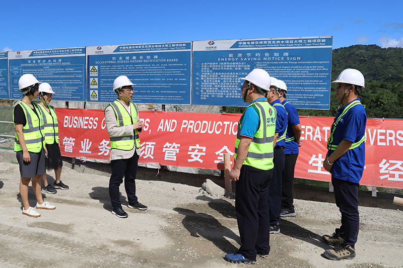 WAWA左岸安全施工标语.JPG