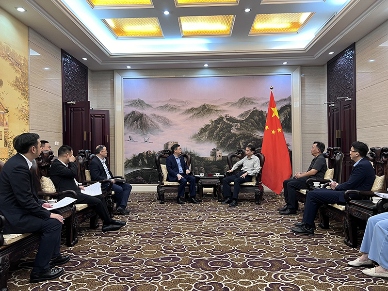 陈观福和越南大使会谈.jpg